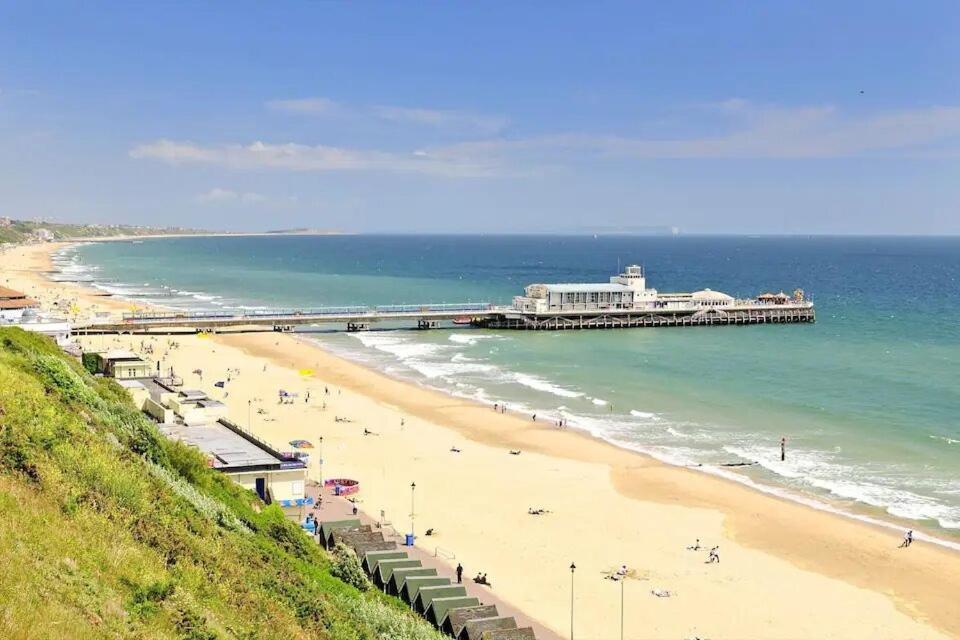 Flat-B, 4 Adults, 20 Mins To Beach, Netflix, Wifi, Sleeps 4 Adults Bournemouth Buitenkant foto