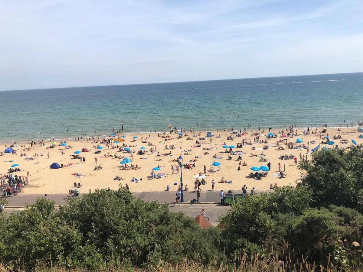 Flat-B, 4 Adults, 20 Mins To Beach, Netflix, Wifi, Sleeps 4 Adults Bournemouth Buitenkant foto