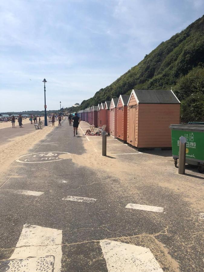Flat-B, 4 Adults, 20 Mins To Beach, Netflix, Wifi, Sleeps 4 Adults Bournemouth Buitenkant foto